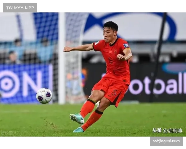 【2026年4月中超联赛·赛中·聚焦“特写瞬间:上海申花球员朱辰杰门线解围后,振臂高呼指挥队友前压”